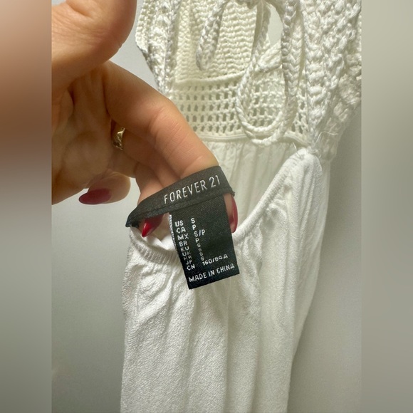 Forever 21 White Maxi Crochet Top Backless Size Small - Picture 5 of 6